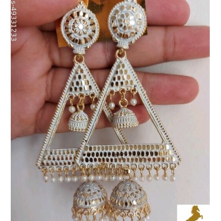 Trendy earrings