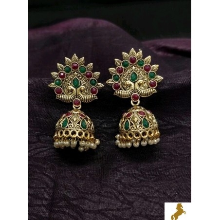 Graceful earrings and studs