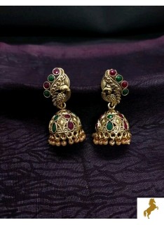 Graceful earrings and studs