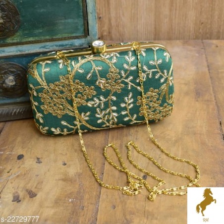 Styles modern women's clutches