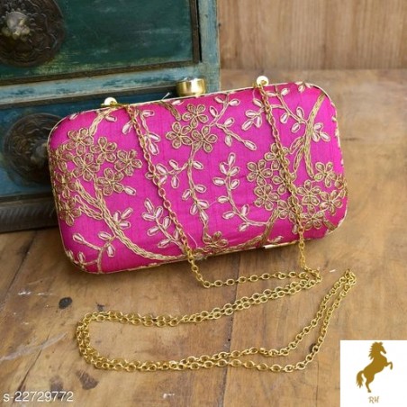 Styles modern women's clutches